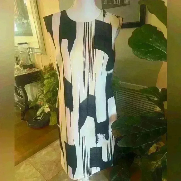 DKNY dress size 8 Fully lined excellent condition. No flaws or imperfections. - Picture 9 of 14
